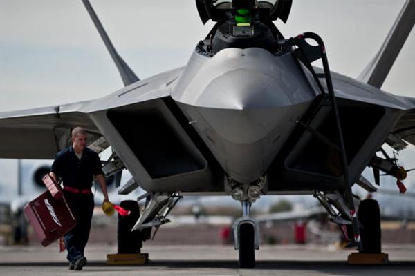 美国空军在F-22战斗机上安装首个3D打印钛金属部件